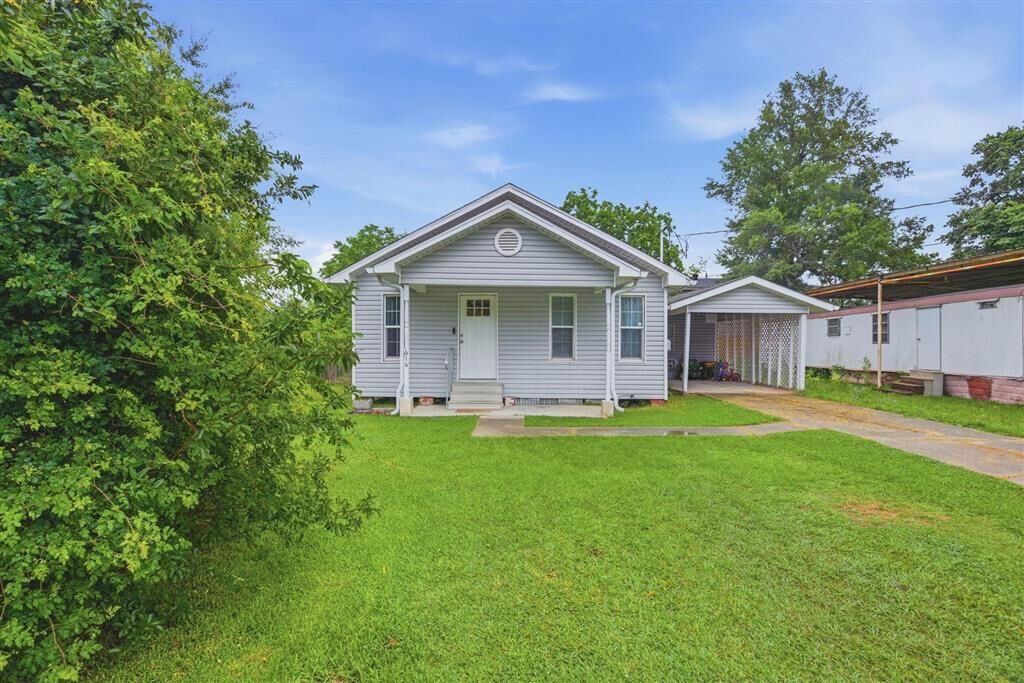 Property Photo:  616 W Thomas Street W  LA 70663 