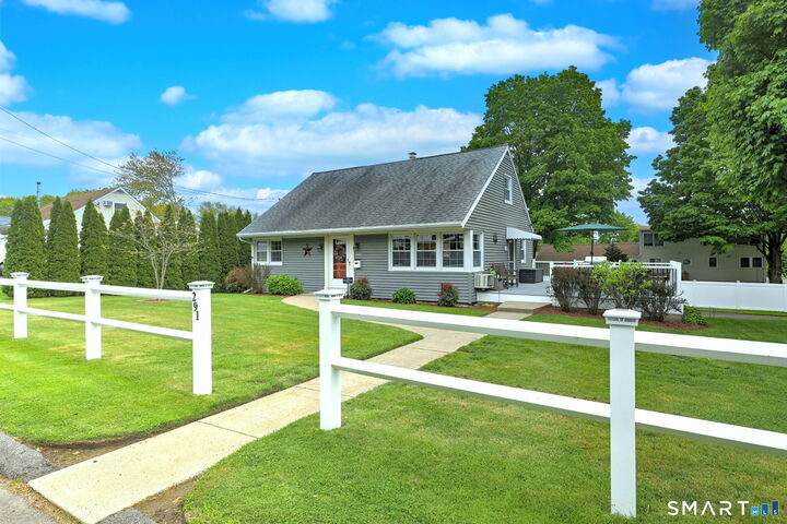 Property Photo:  291 Islandview Road  CT 06614 