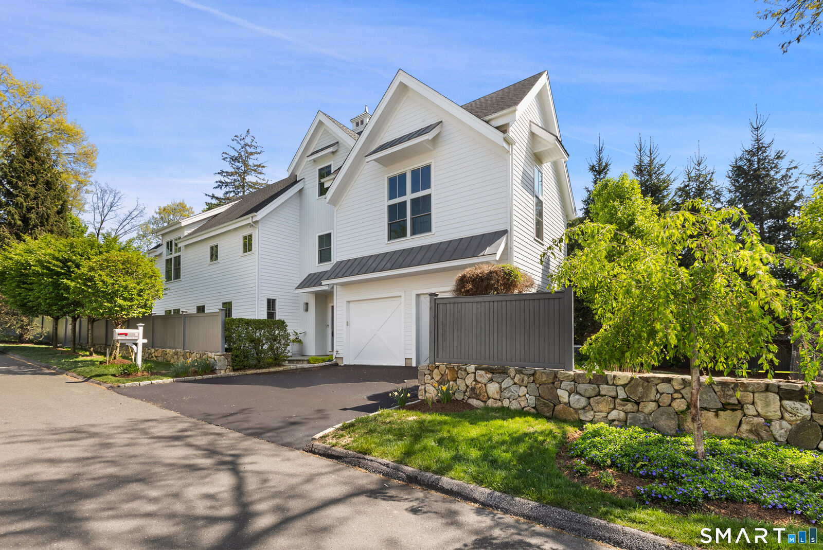 Property Photo:  2 Mortar Rock Road  CT 06880 