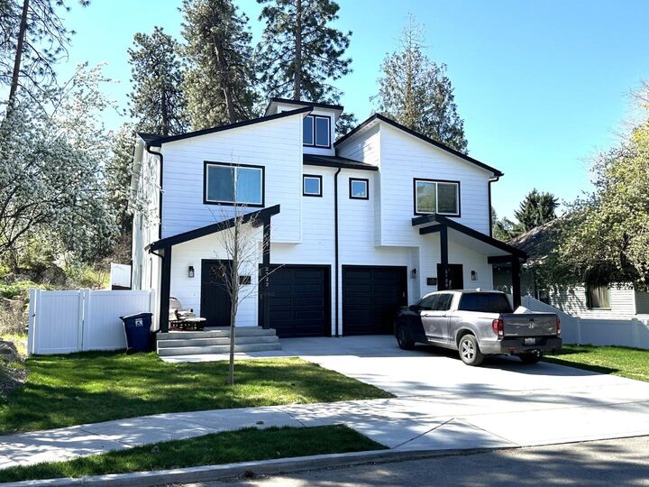 Property Photo:  2720 E Hartson Ave 2722  WA 99202 