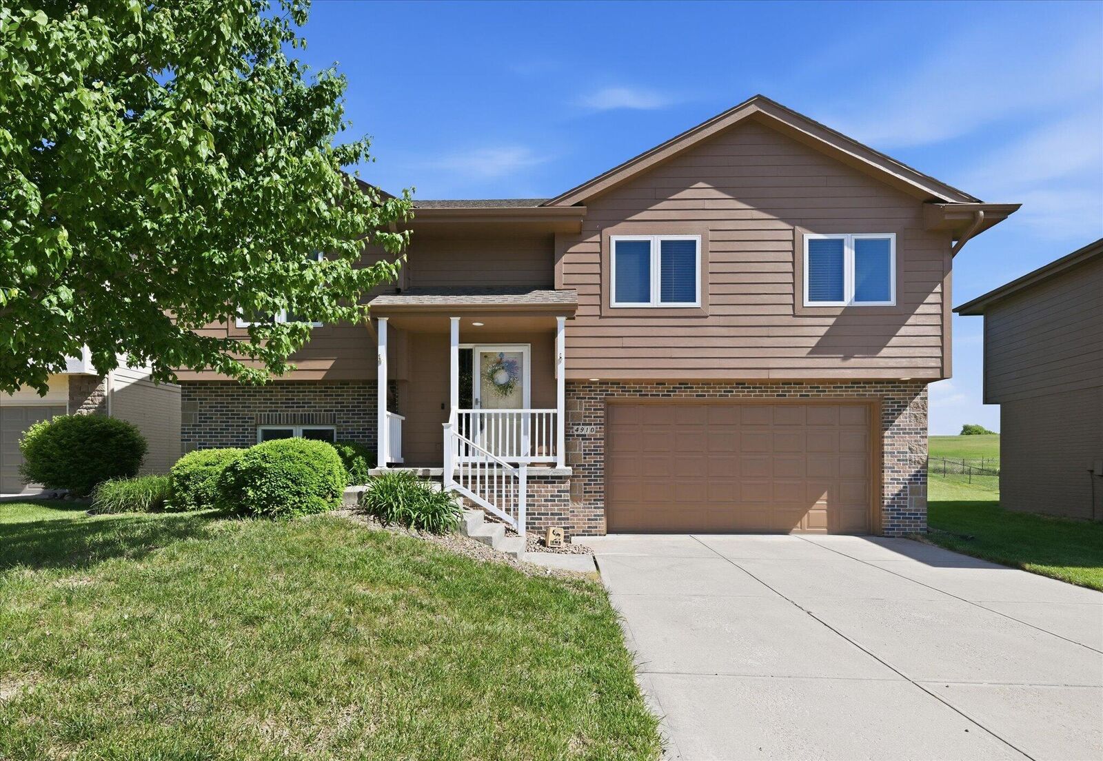 Property Photo: 4910 Cedarbrook Drive IA 51503
