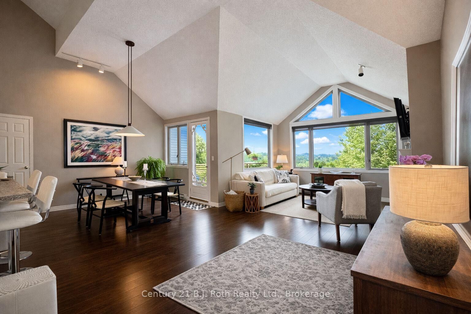 Property Photo: 331 Grandview Hilltop Drive ON P1H 2J5