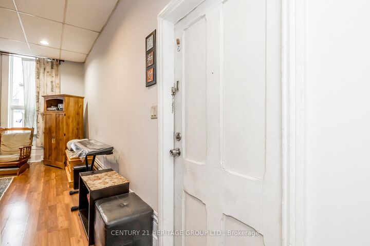 Photo de la propriété:  28 Queen Street N  ON L0G 1W0 