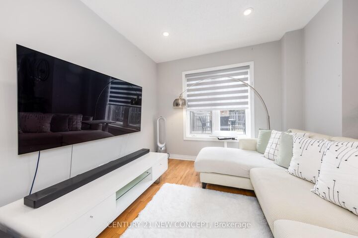 Property Photo:  46 Maple Sugar Lane  ON L4J 8S5 