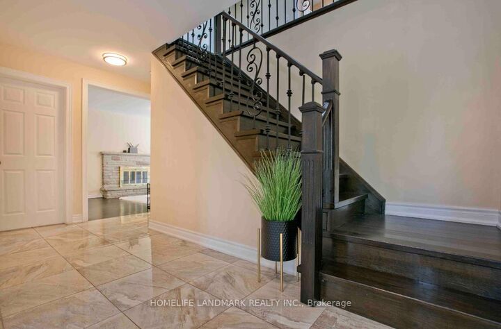 Property Photo: 157 Pleasant View Drive ON M2J 3R3