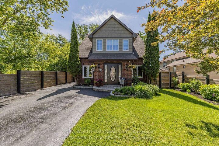 245 Lakeland Crescent — photo 1