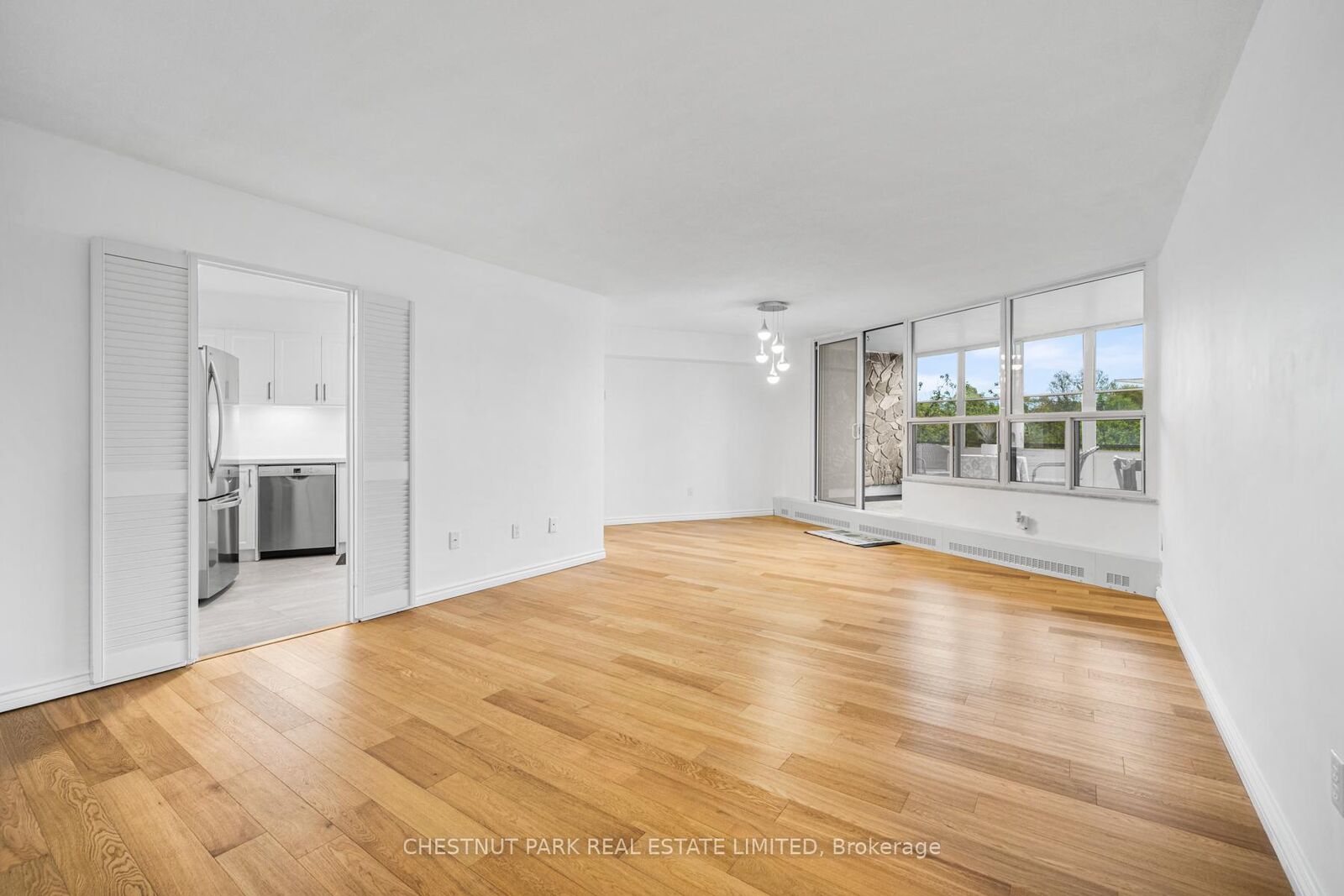 Property Photo: 60 Pavane Linkway N/A 206 ON M3C 1A1