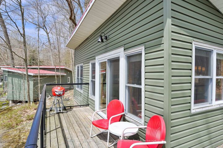 Property Photo: 7 Silver Point Road 7 ON P2A 2W8