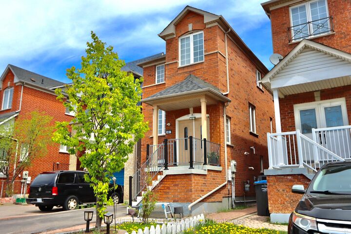 Property Photo: 43 Caranci Crescent ON L6P 1H3