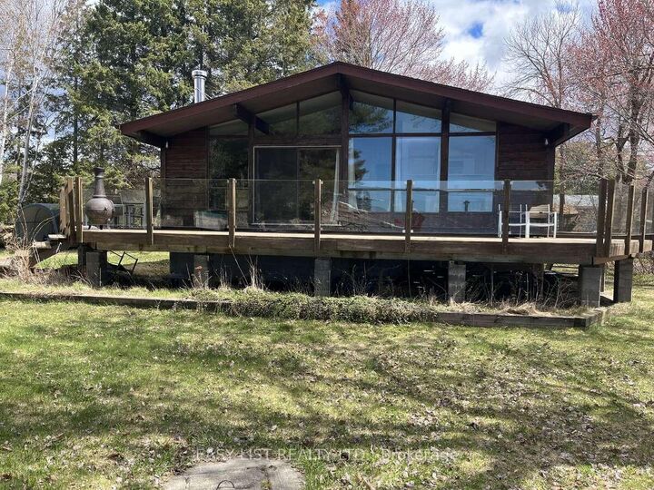 16 Leaside Drive — photo 1