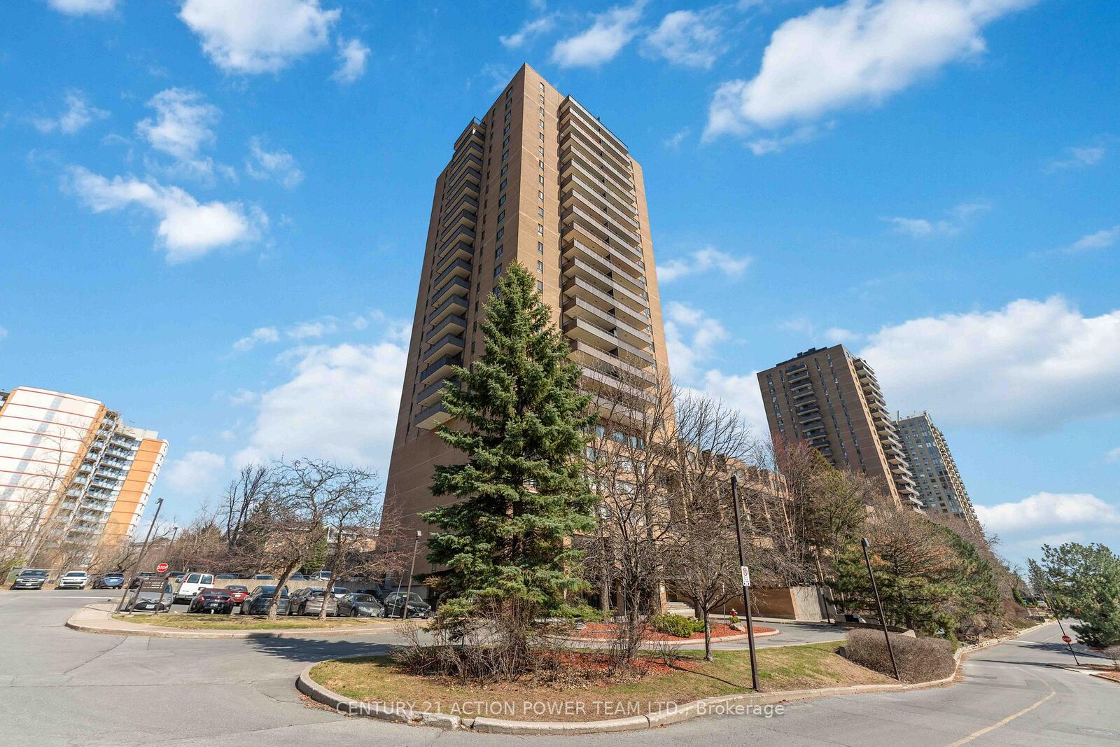 Property Photo: 505 505 St Laurent Boulevard 903 ON K1K 3X4