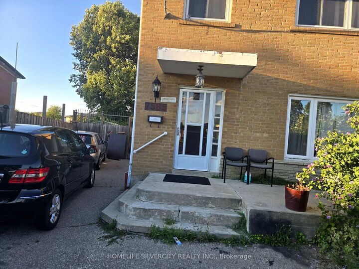 Property Photo:  7585 Wrenwood Crescent  ON L4T 2V8 