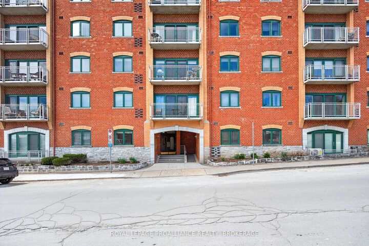 Property Photo: 2 Bay Street 202 ON K7K 6T7