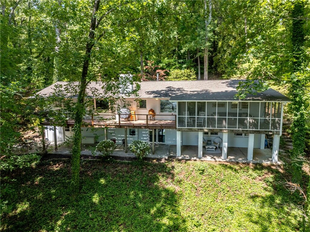 Property Photo:  1609 S Arlington Drive  SC 29672 