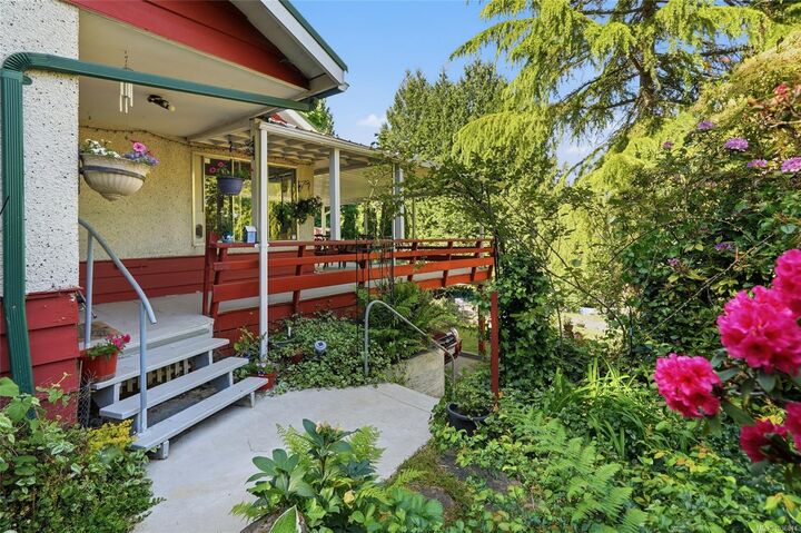 Property Photo: 369 Baker Rd BC V9G 1X1