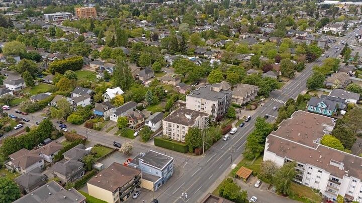 Property Photo:  331 Burnside Rd E 301  BC V9A 1A6 