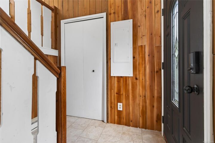 Property Photo: 684 Robron Rd BC V9W 5Z2