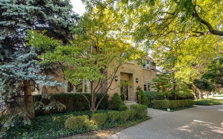 379 Elmgrove Drive — photo 1