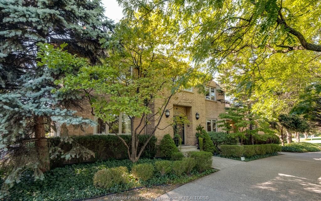 Property Photo: 379 Elmgrove Drive ON N8N 4H2