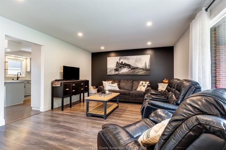 Photo de la propriété: 66 Shawnee Court ON N8H 5A9
