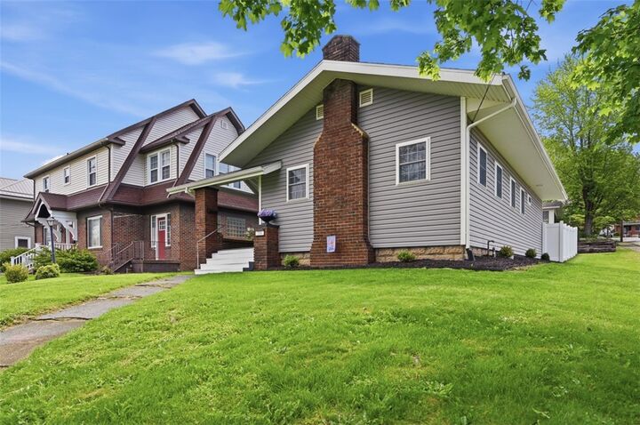 Property Photo:  304 Center St  PA 16057 