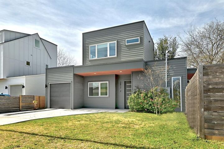 Property Photo:  2812 E 4th Street 2  TX 78702 