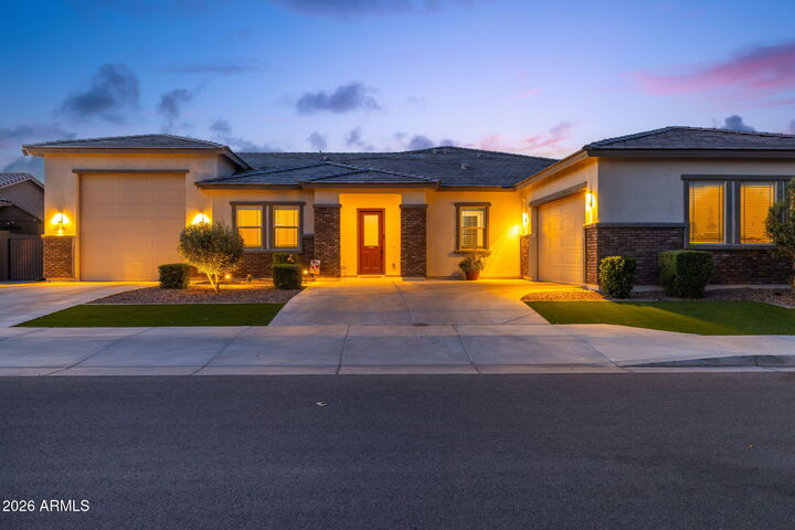 Property Photo:  18540 W Colter Street  AZ 85340 