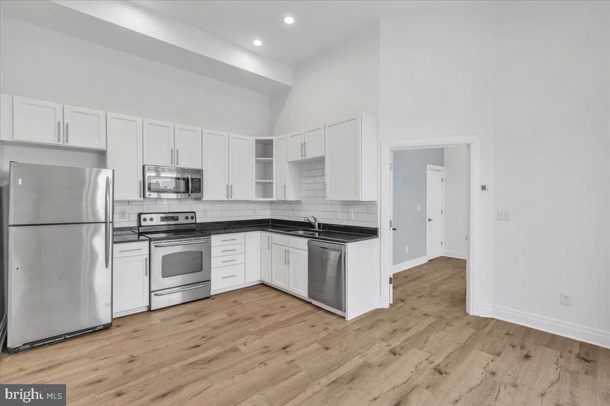 Property Photo: 5551 Illinois Avenue NW 304 DC 20011