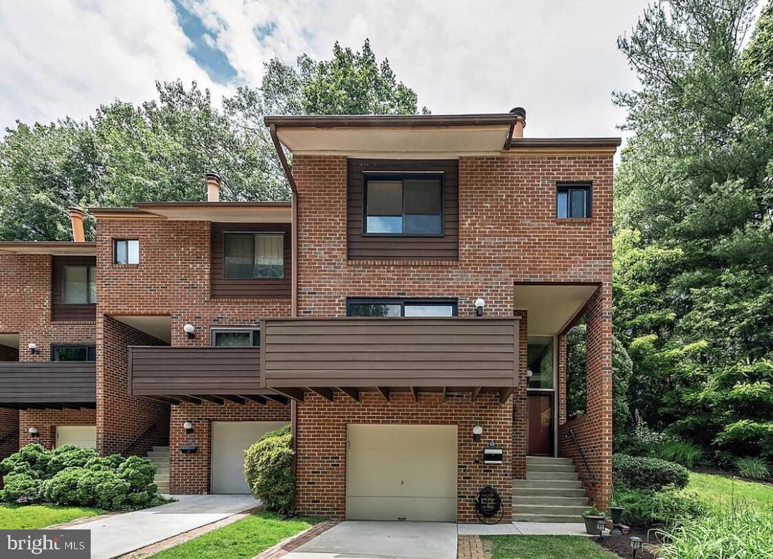 Property Photo:  1650 Bachan Court  VA 20190 