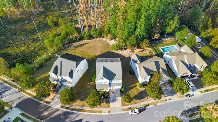 Property Photo: 15504 Oleander Drive NC 28278
