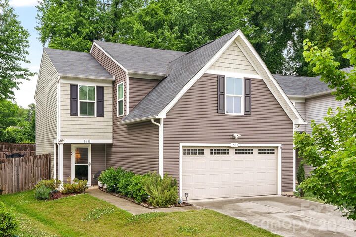 Property Photo:  1631 Hooper Court  NC 28212 