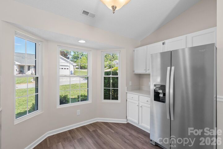 Property Photo:  2 Gatehouse Court  NC 28803 