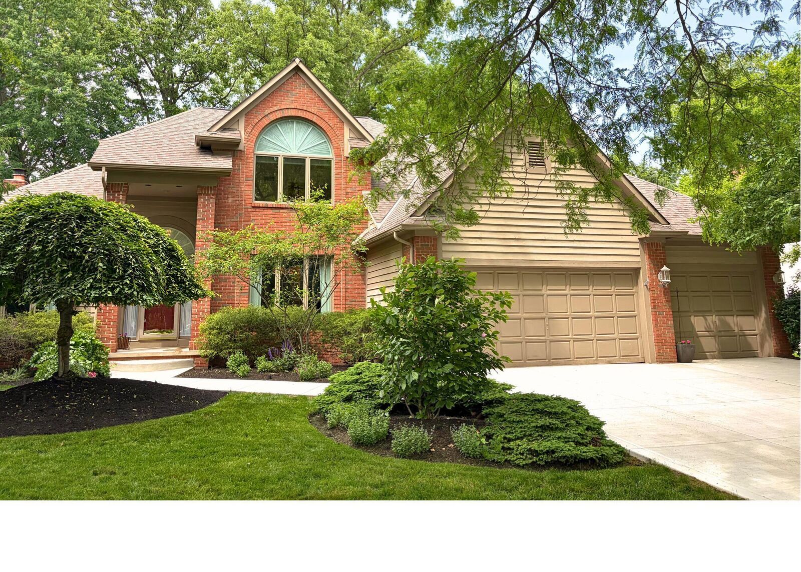 Property Photo:  980 Landings N Loop  OH 43082 