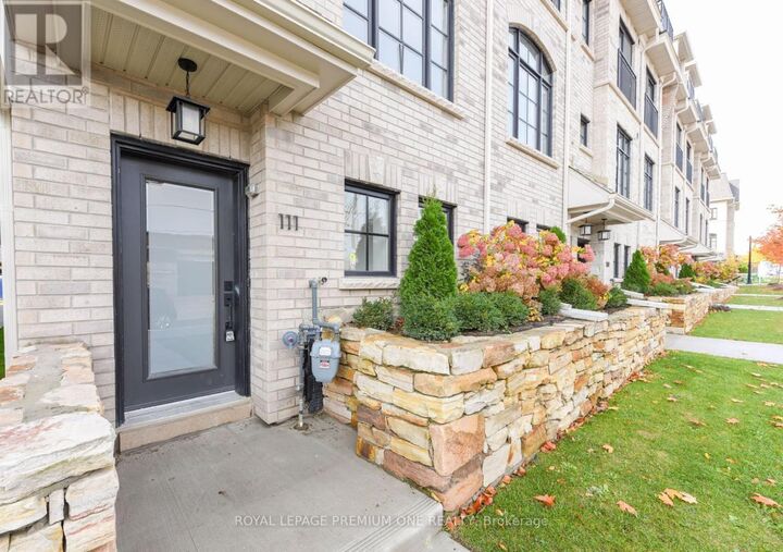 Property Photo:  130 Joymar Drive 111  ON L5M 2P6 