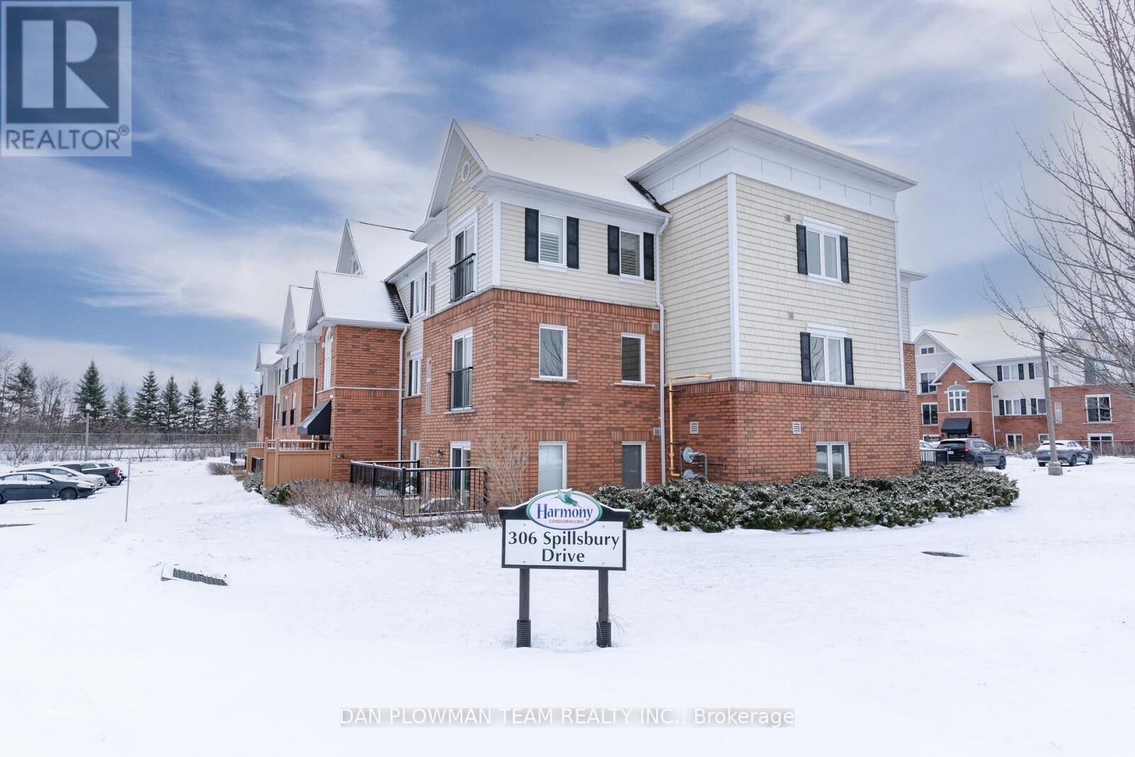 Property Photo:  306 Spillsbury Drive 209  ON K9K 0B5 