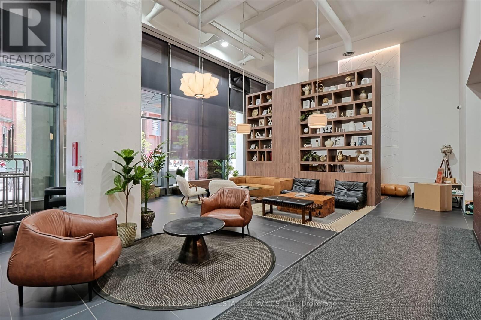 Property Photo:  21 Widmer Street 2307  ON M5V 2E8 