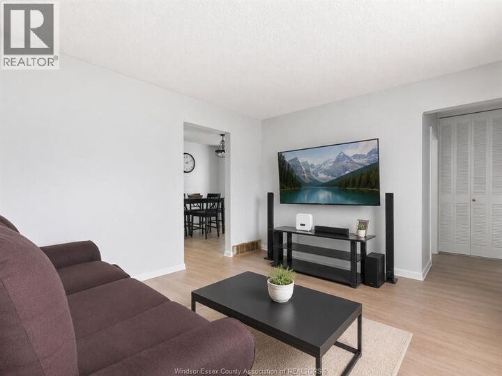 Property Photo:  1745 Sun Valley Drive  ON N9C 3R1 