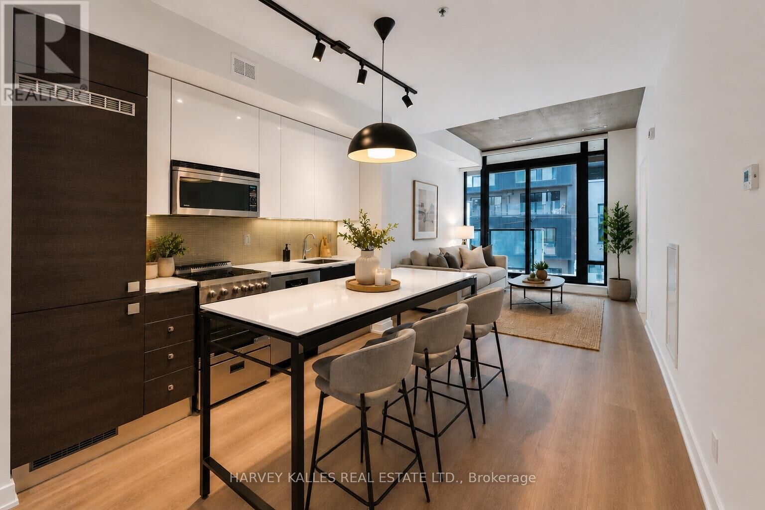 Property Photo:  8 Dovercourt Road 222  ON M6J 0B6 
