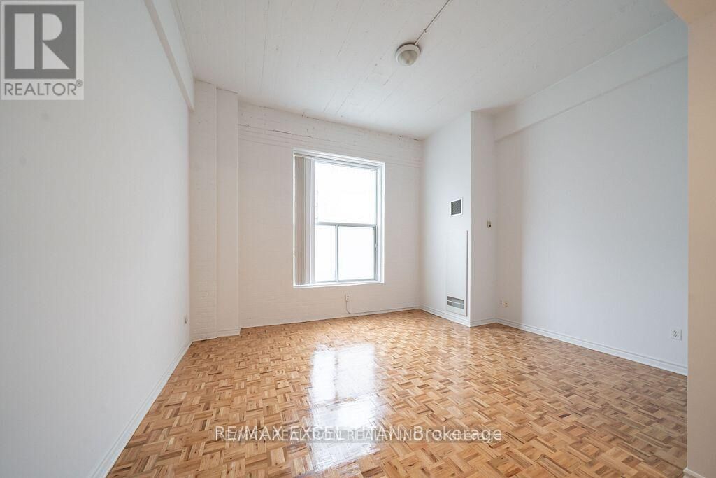 Property Photo:  1407 Dupont Street 112  ON M6H 4J7 