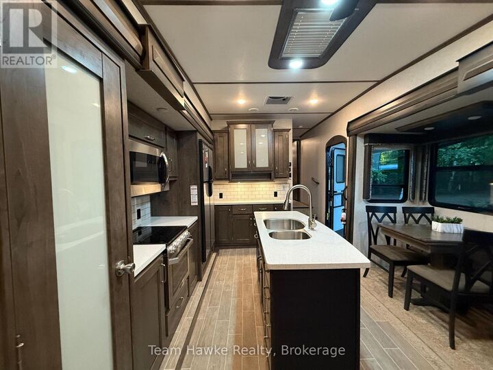 Property Photo:  2920 Old Penetanguishene Road 104  ON L0L 1P0 