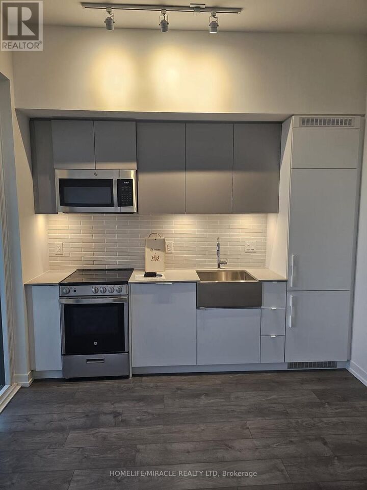 Property Photo:  270 Dufferin Street 1118  ON M6K 1Z6 
