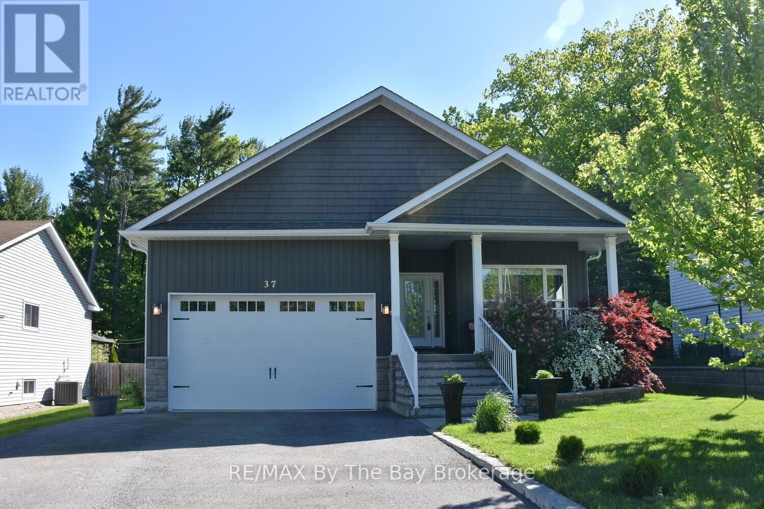 Property Photo:  37 Wesley Avenue  ON L9Z 1C8 
