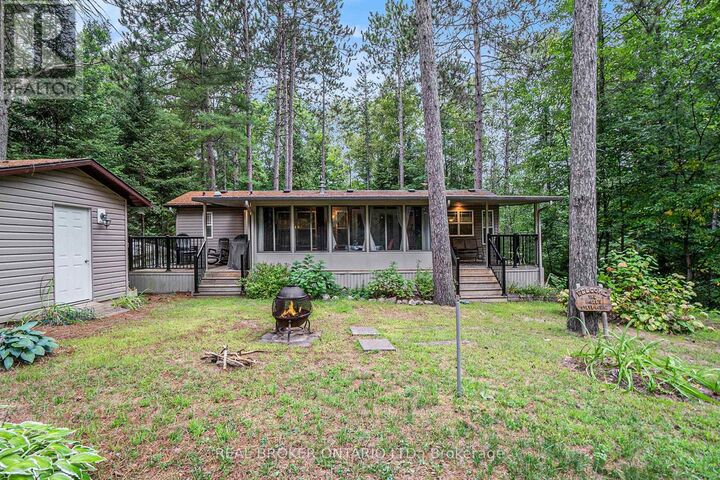 Property Photo:  240 Pinewood Park Road H10  ON K0J 1Y0 