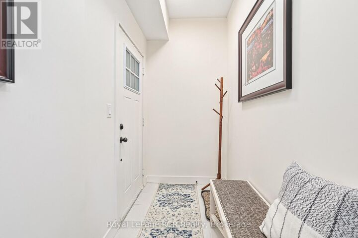 Property Photo:  11 Beckwith Lane 102  ON L9Y 0C7 