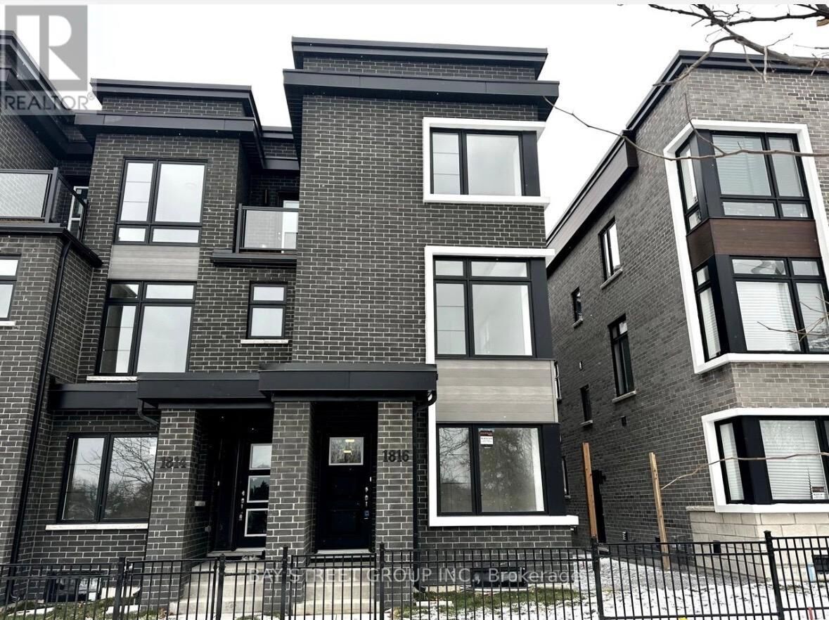 Property Photo:  1816 Donald Cousens Parkway  ON L6B 0V5 