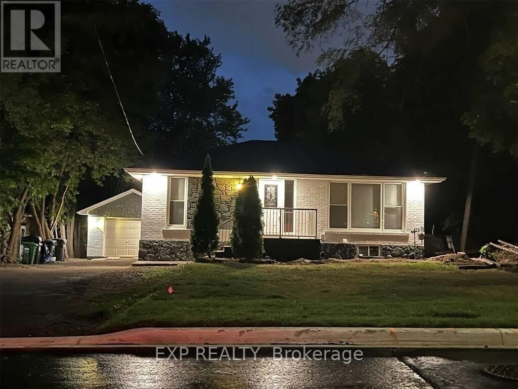 Property Photo:  254 Hillside Drive Bsmt  ON L5M 1G5 