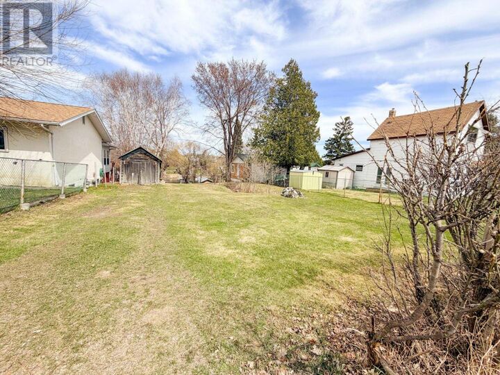 Property Photo:  718 River Drive  ON P9N 1J6 