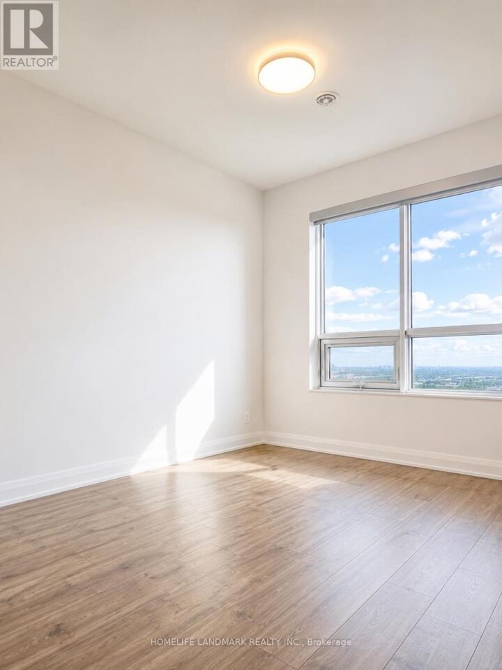 Property Photo:  8 Water Walk Drive North 3506  ON L3R 6L4 