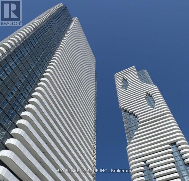 Property Photo:  225 Commerce Street 4703  ON L4K 0R1 