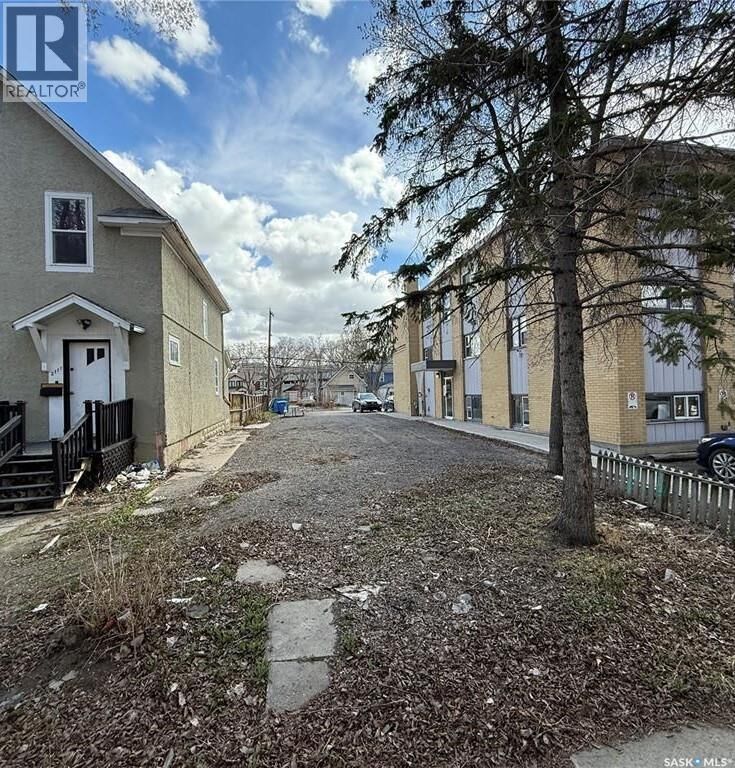 Property Photo:  2113 Osler Street  SK S4P 1W7 